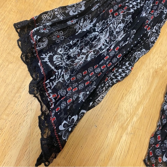 Women’s Coldwater Creek black , white, chiffon shell blouse,size M - Picture 6 of 10